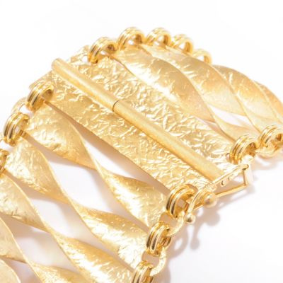 Clasp