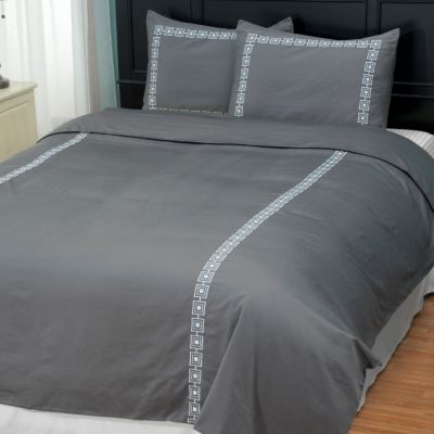 401-932 - North Shore Linens&trade; ''Four Corners'' 300TC Cotton Sateen Three-Piece Duvet Set