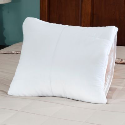 Cozelle 60"x70" Down Alternative Quillow