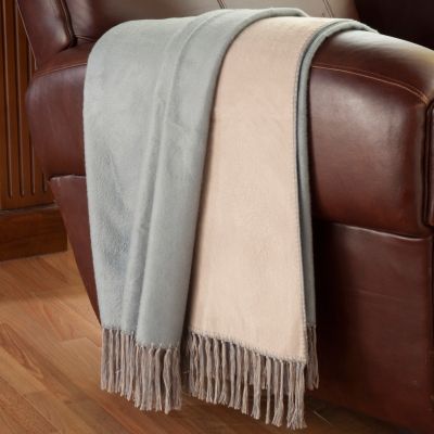 430-685 - North Shore Linens&trade; Rayon from Bamboo 70'' x 50'' Reversible Throw