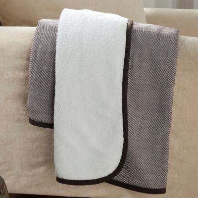 North Shore Linens 50"x60" Harringbone Knit Reversible Sherpa Throw