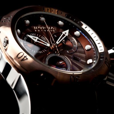 Invicta Reserve Mid-Size Venom