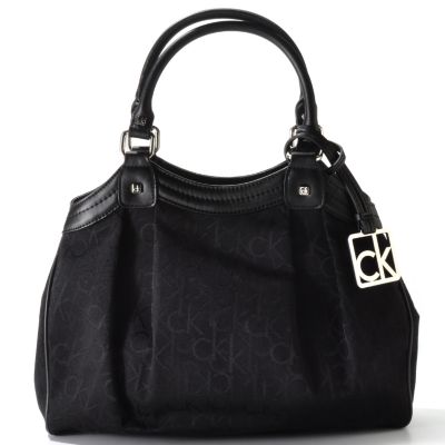 BLACK / BLACK