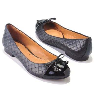 710-033 - Brooks Brothers&reg; Quilted & Patent Leather Bow Detailed Flats