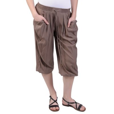 710-165 - Hailey Jeans Co. Junior's Lightweight Elastic Waist Woven Capris