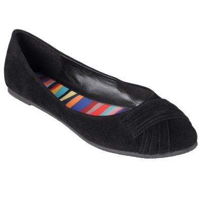 711-001 - Journee Collection Pleated Faux Suede Ballet Flats