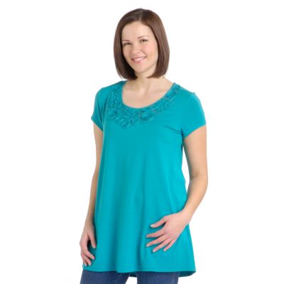 Bestow Slimming Apparel Rosette Appliqué Cap Sleeve Tunic