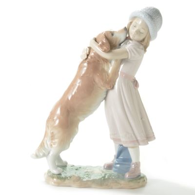 Lladro "A Warm Welcome" Handmade Porcelain Figurine