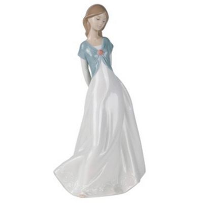 Nao by Lladro "Truly in Love" Handmade Porcelain Figurine