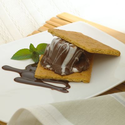 Shakespeare's 9-Second S'mores